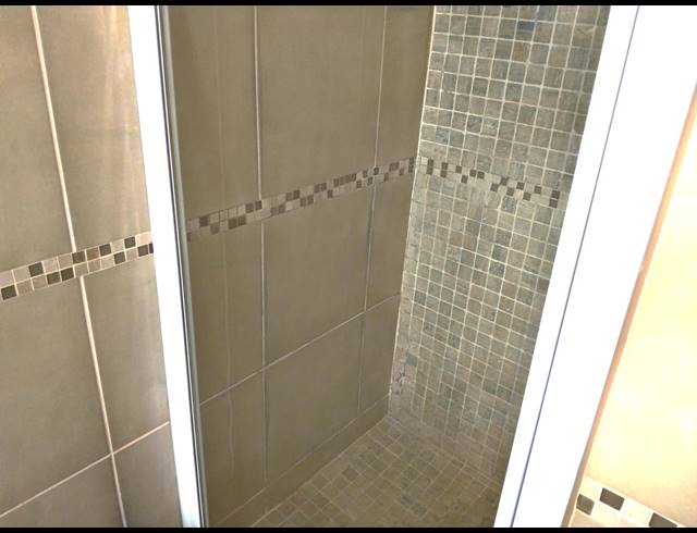 3 BEDROOM APARTMENT FOR SALE IN LAWRENCE ROCKS